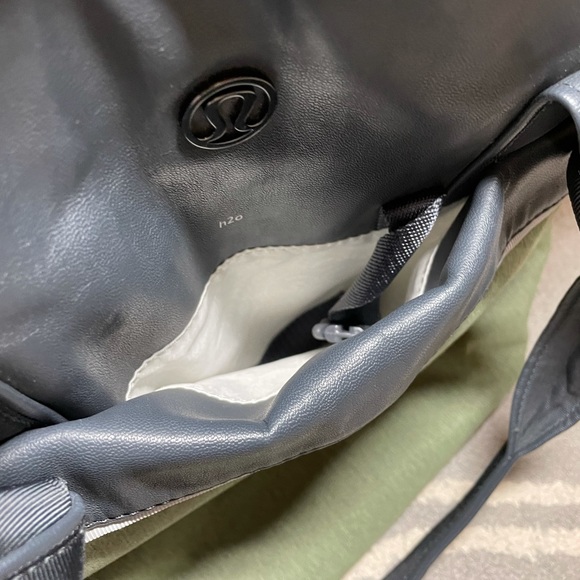 Lululemon Everything Large Shoulder Tote Bag - Picture 6 of 13